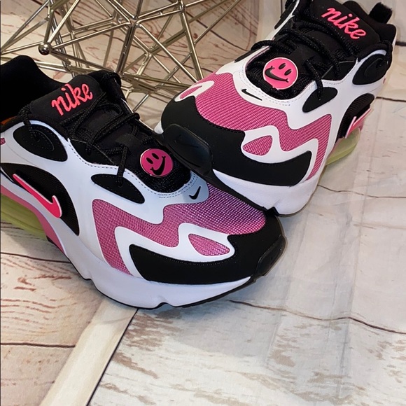 ✨ NWT Nike Air Max 200 hyper pink with black ✨ - Picture 3 of 8